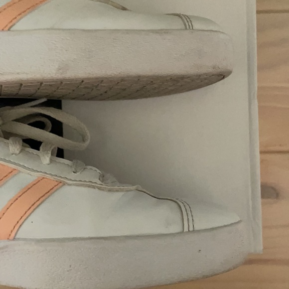 ADIDAS VL Court 2.0 K white & glo pink girls size 4 EUC - Picture 11 of 13